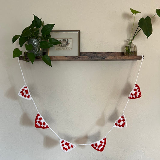 Red and White Christmas Garland 🤍🎅🏼